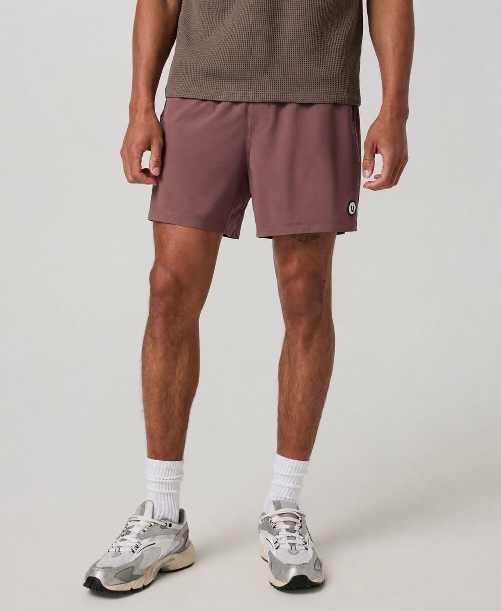 Men’s Vuori Kore Shorts 5" Maroon Lined Size Small